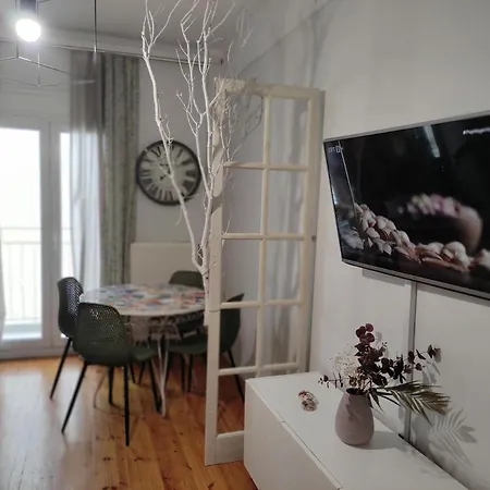 Apartment Aika Apartment, διαμέρισμα στο κέντρο, κοντά στη δεθ *